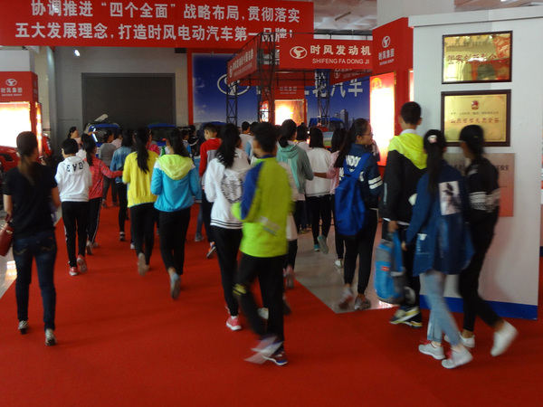 县尝试幼学部门幼学生来J9直营集团科技展厅发展科普日活动